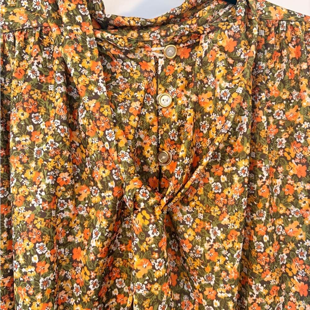 Vintage 1950’s-1960’s Floral Women's Top featuring P*ssy Bow - Picture 2 of 3